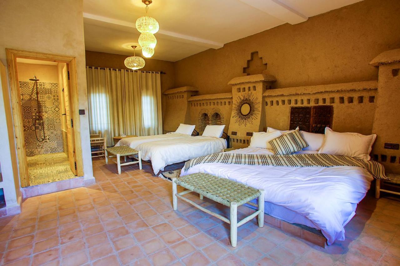 Riadsuerteloca Merzouga Hassilabied Dış mekan fotoğraf A room at the hotel