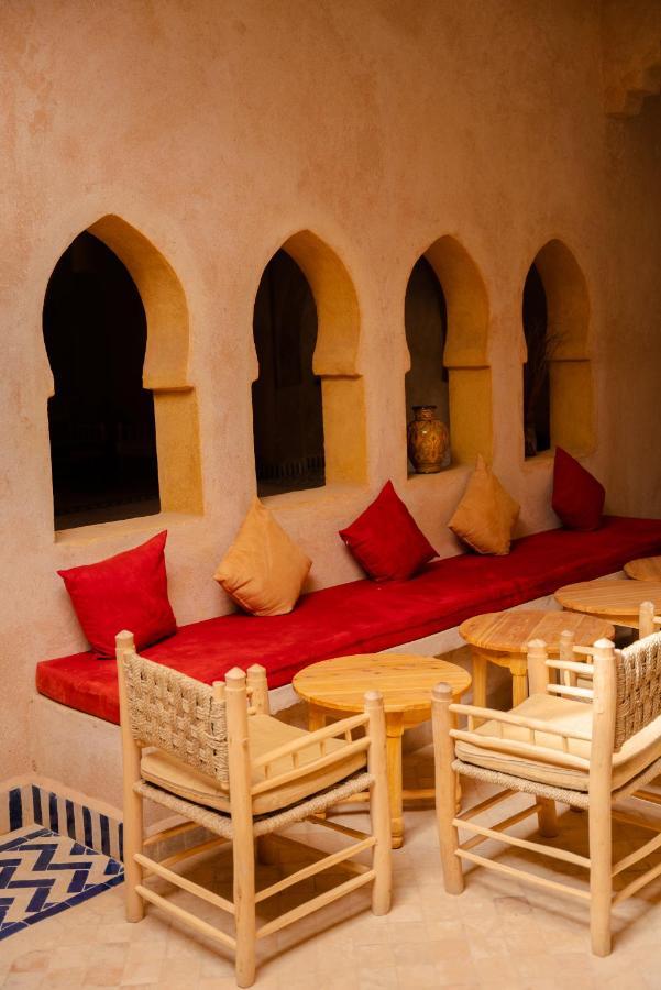 Riadsuerteloca Merzouga Hassilabied Dış mekan fotoğraf A Moroccan interior