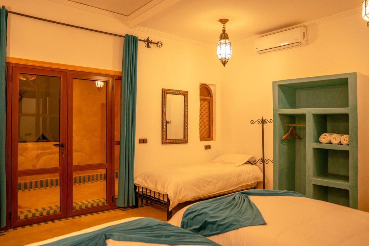 Riadsuerteloca Merzouga Hassilabied Dış mekan fotoğraf A bedroom at the hotel