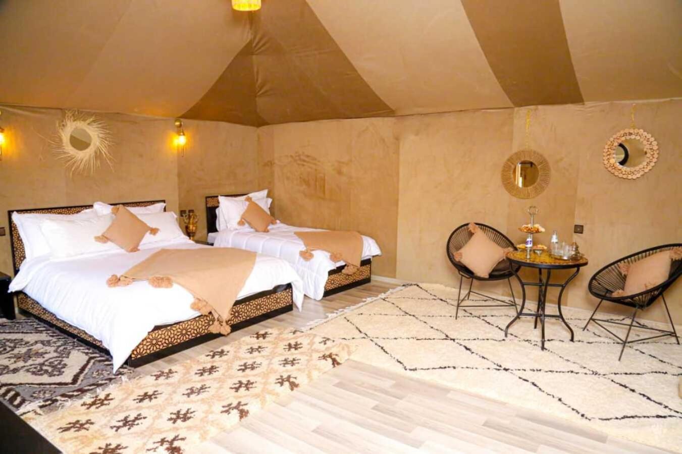 Riadsuerteloca Merzouga Hassilabied Dış mekan fotoğraf Luxury tent interior