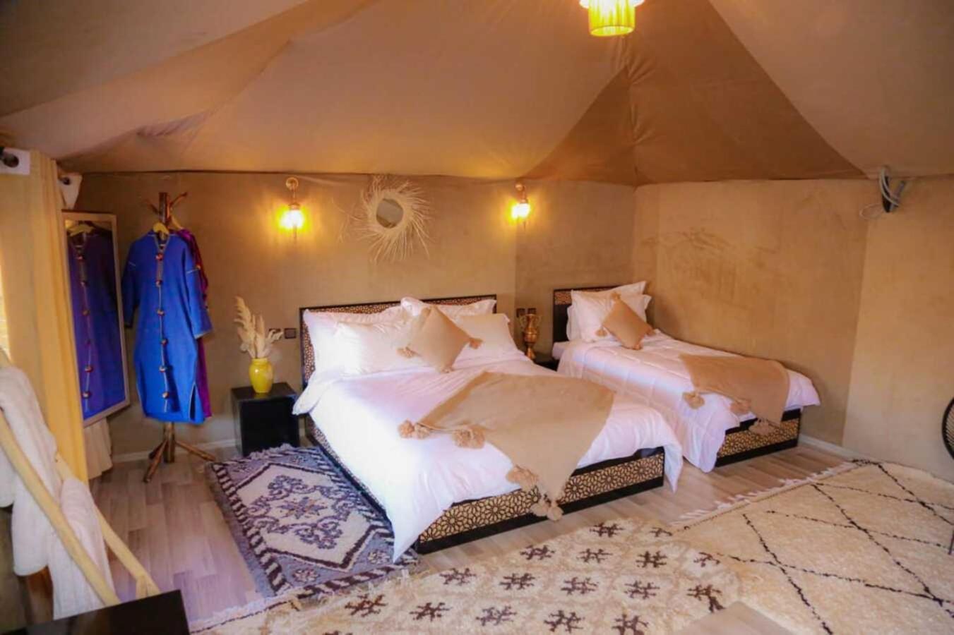 Riadsuerteloca Merzouga Hassilabied Dış mekan fotoğraf Luxury tent interior