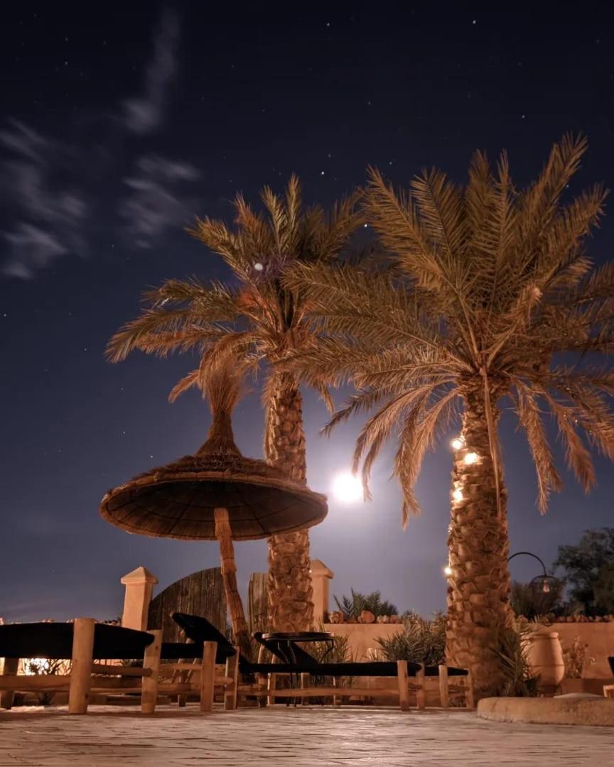 Riadsuerteloca Merzouga Hassilabied Dış mekan fotoğraf Fountain at the Oasis of Mara