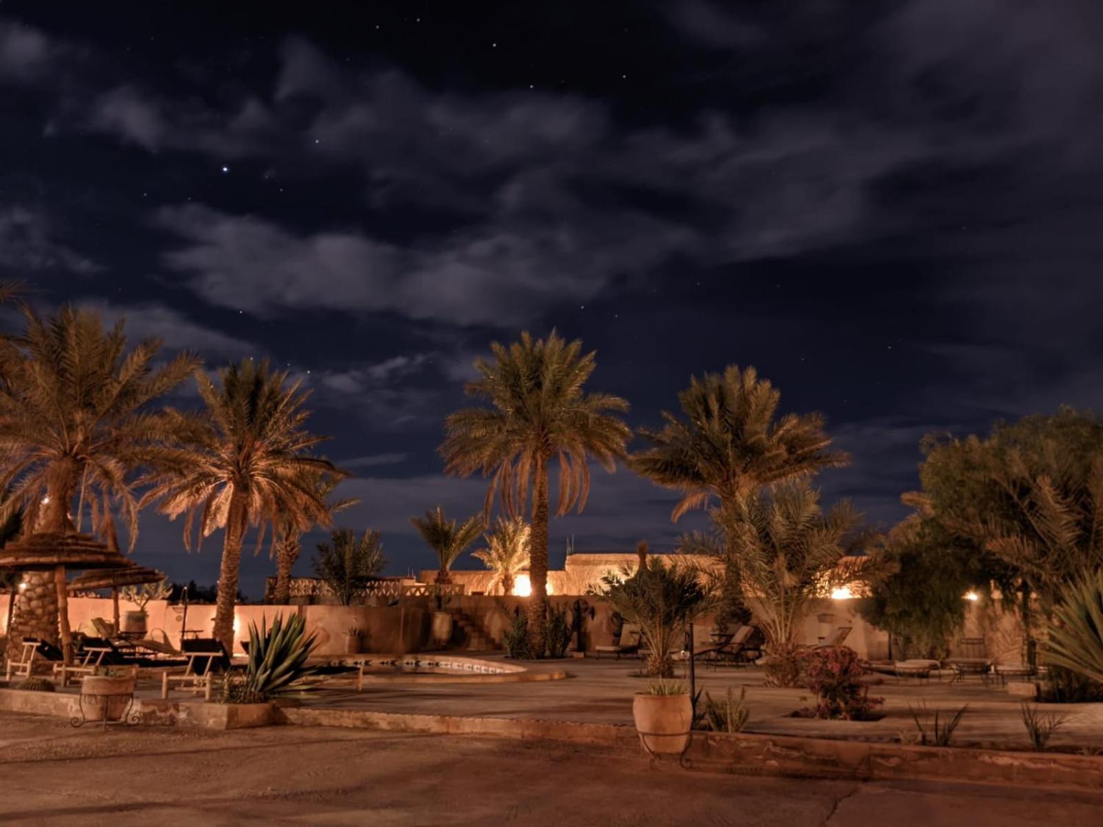 Riadsuerteloca Merzouga Hassilabied Dış mekan fotoğraf Al-Qatif at night