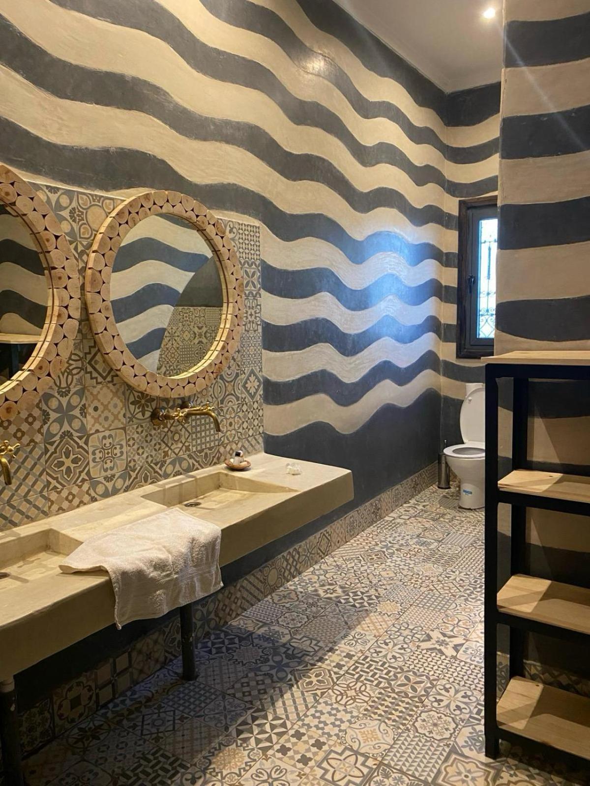 Riadsuerteloca Merzouga Hassilabied Dış mekan fotoğraf Bathroom