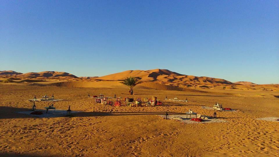 Riadsuerteloca Merzouga Hassilabied Dış mekan fotoğraf The desert of the Sahara