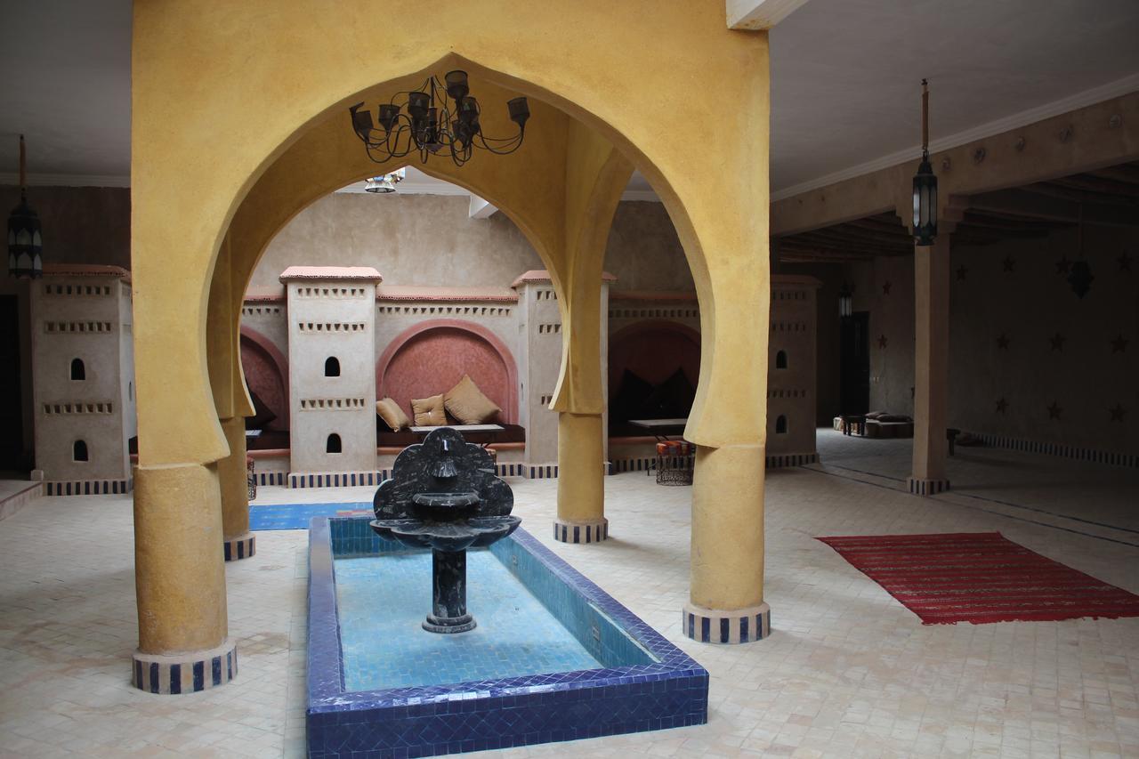 Riadsuerteloca Merzouga Hassilabied Dış mekan fotoğraf A hammam in Marrakech, Morocco